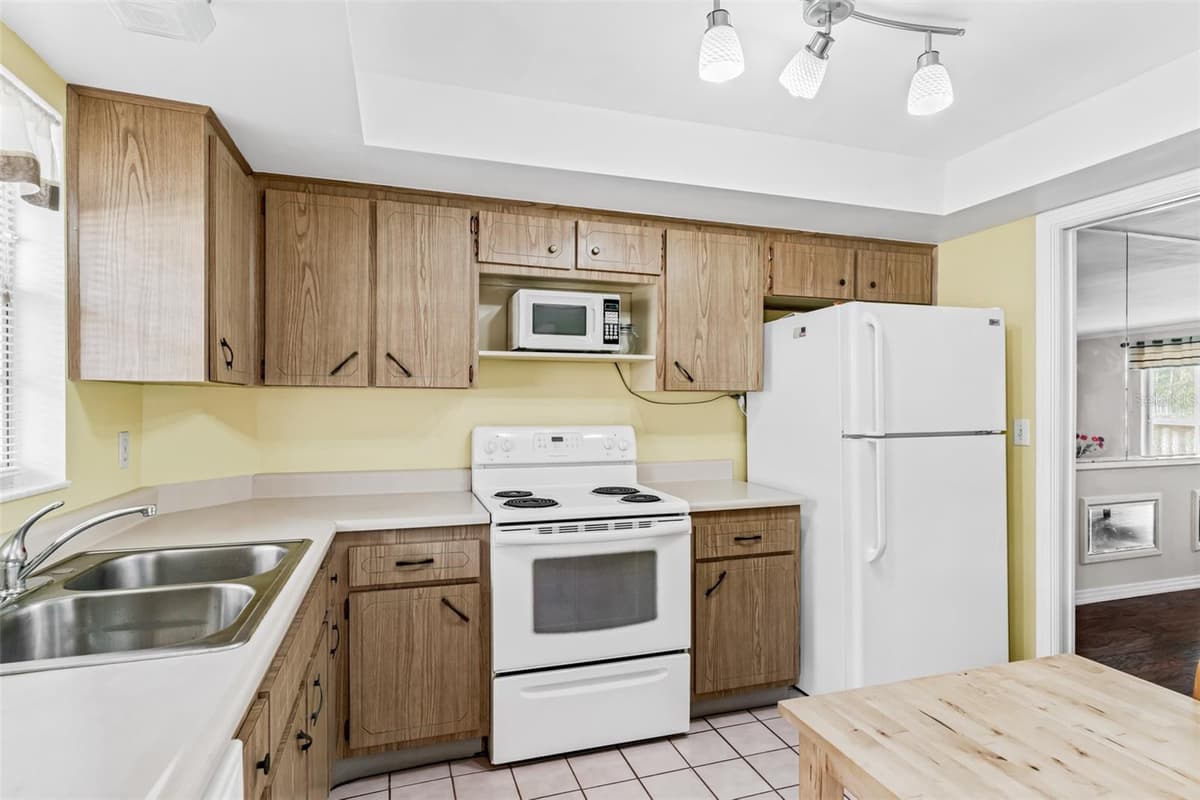 147 BLUFF VIEW DRIVE — photo 14 of 48