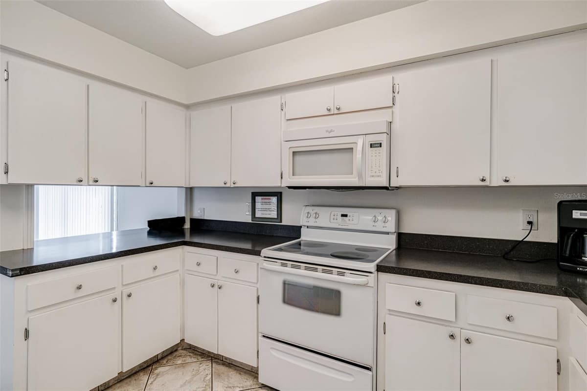 147 BLUFF VIEW DRIVE — photo 42 of 48