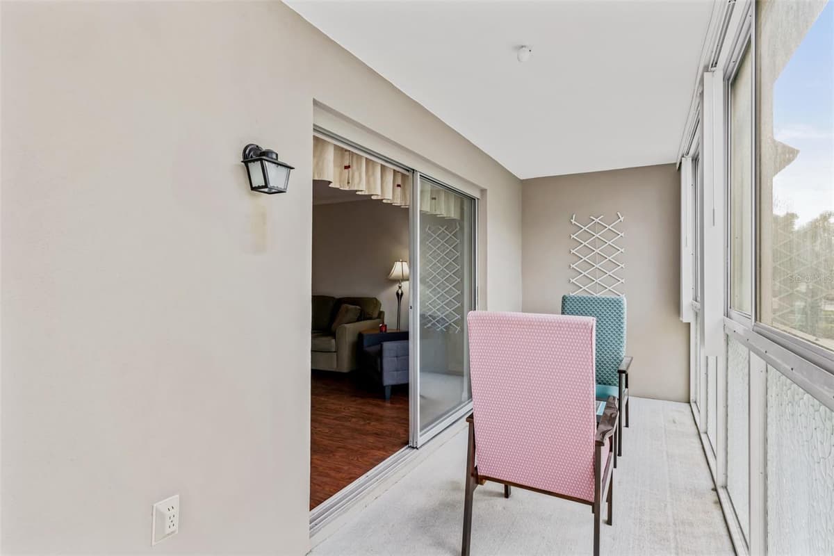 147 BLUFF VIEW DRIVE — photo 12 of 48