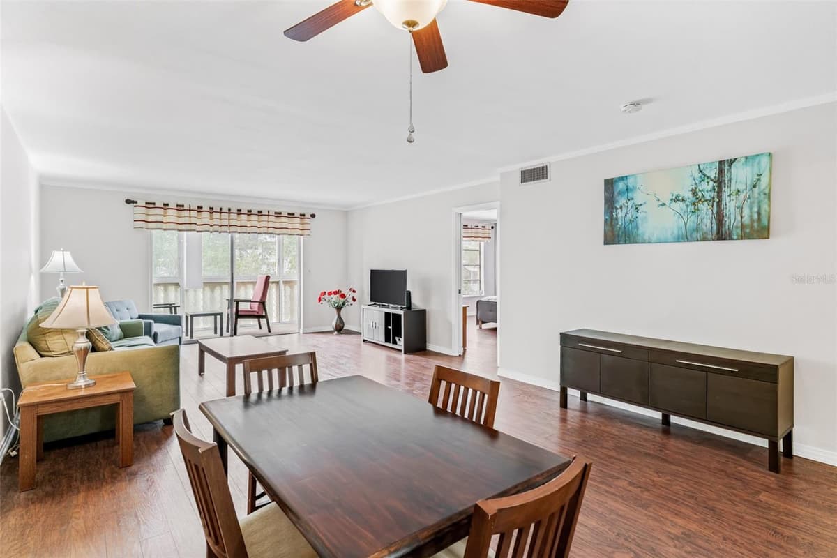 147 BLUFF VIEW DRIVE — photo 4 of 48