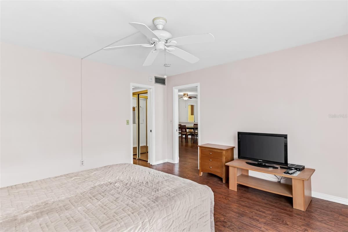 147 BLUFF VIEW DRIVE — photo 18 of 48