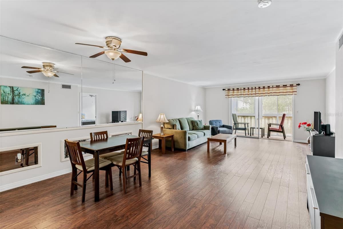 147 BLUFF VIEW DRIVE — photo 3 of 48
