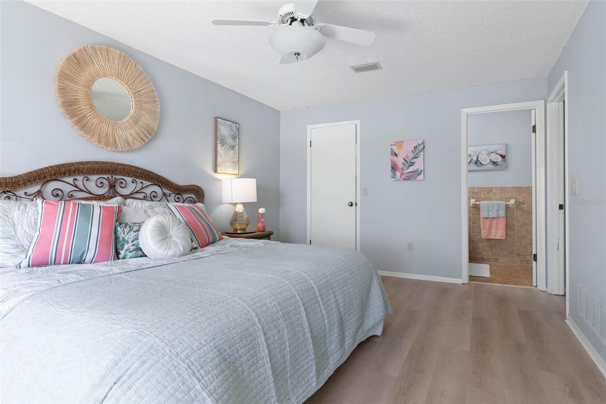 2260 JOHN ANDERSON DRIVE — photo 35 of 84