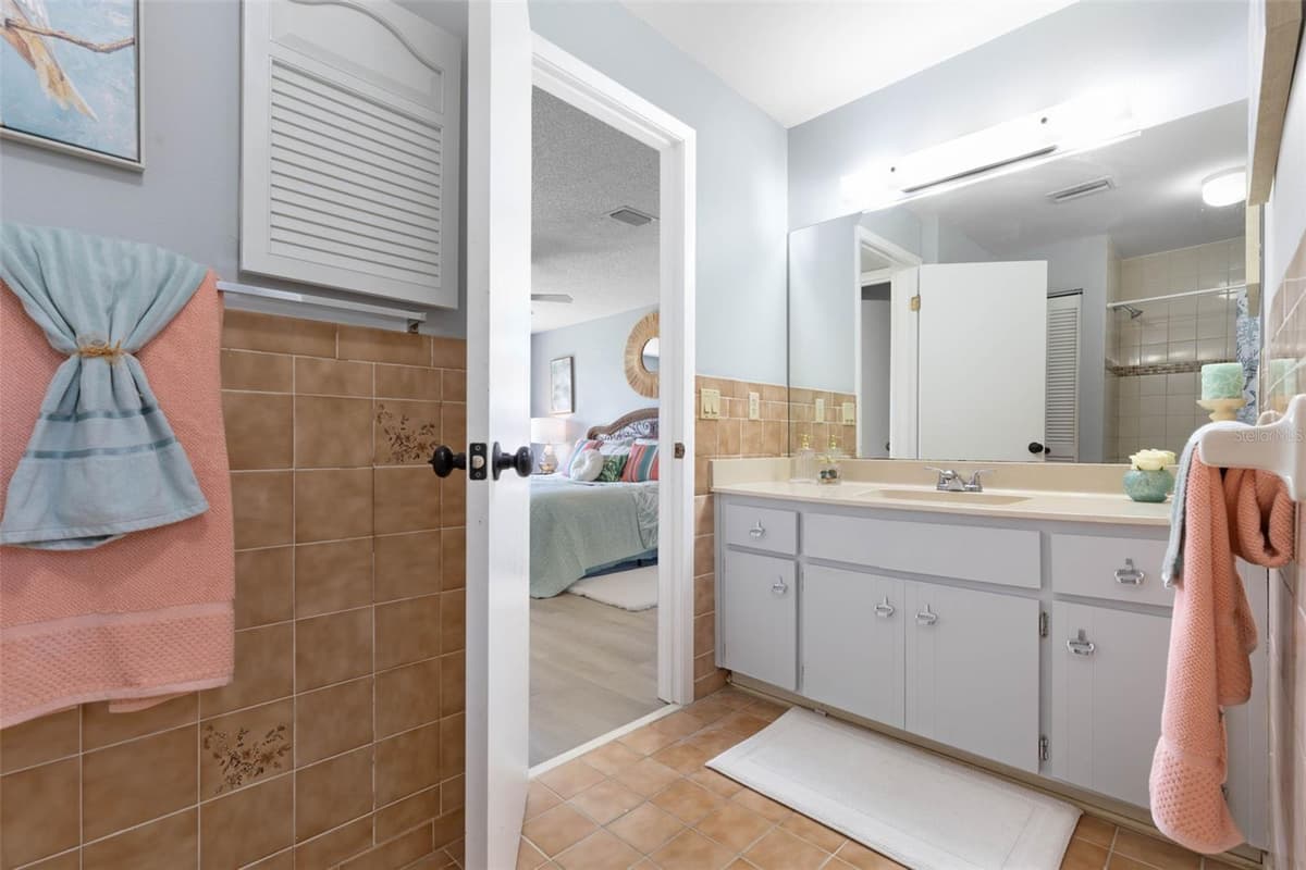 2260 JOHN ANDERSON DRIVE — photo 39 of 84