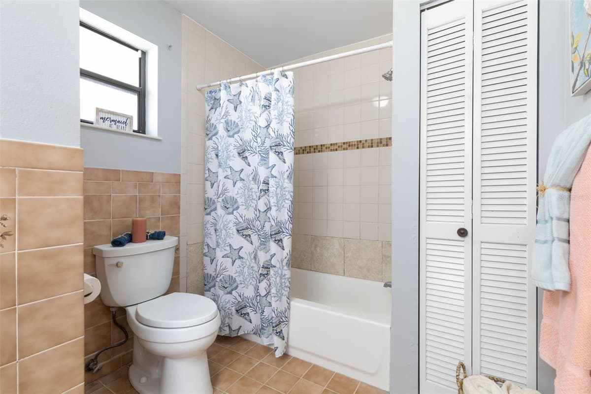 2260 JOHN ANDERSON DRIVE — photo 38 of 84
