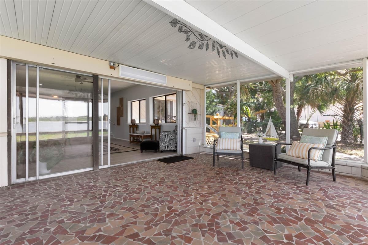 2260 JOHN ANDERSON DRIVE — photo 24 of 84