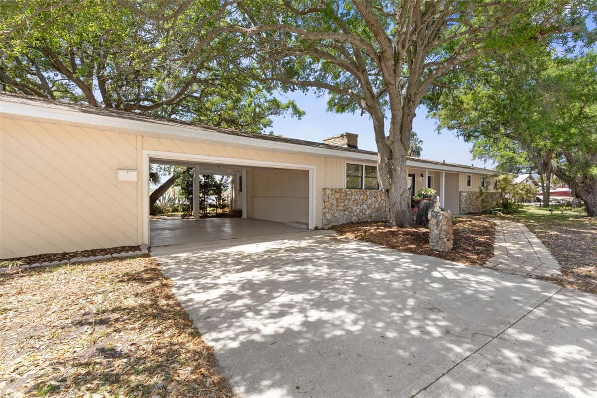 2260 JOHN ANDERSON DRIVE — photo 12 of 84