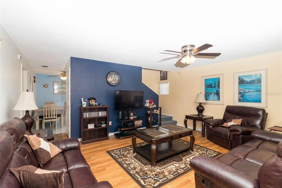 720 BELVOIR DRIVE — photo 5 of 38