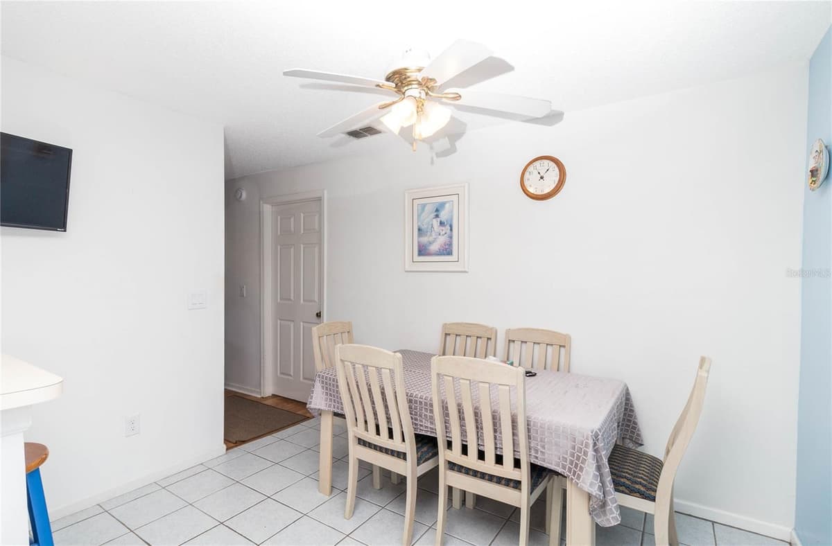 720 BELVOIR DRIVE — photo 13 of 38