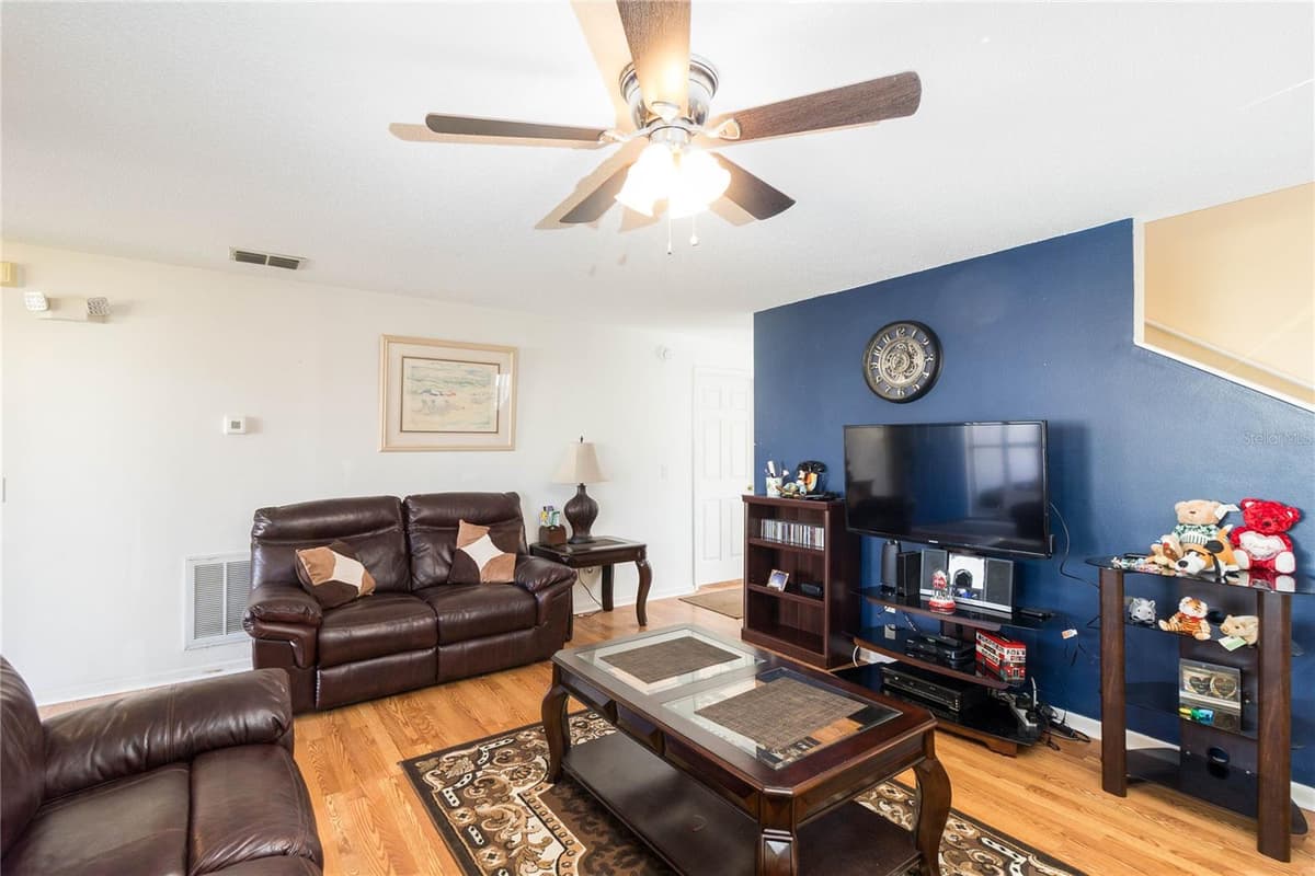720 BELVOIR DRIVE — photo 6 of 38