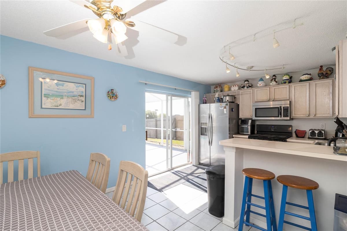 720 BELVOIR DRIVE — photo 12 of 38