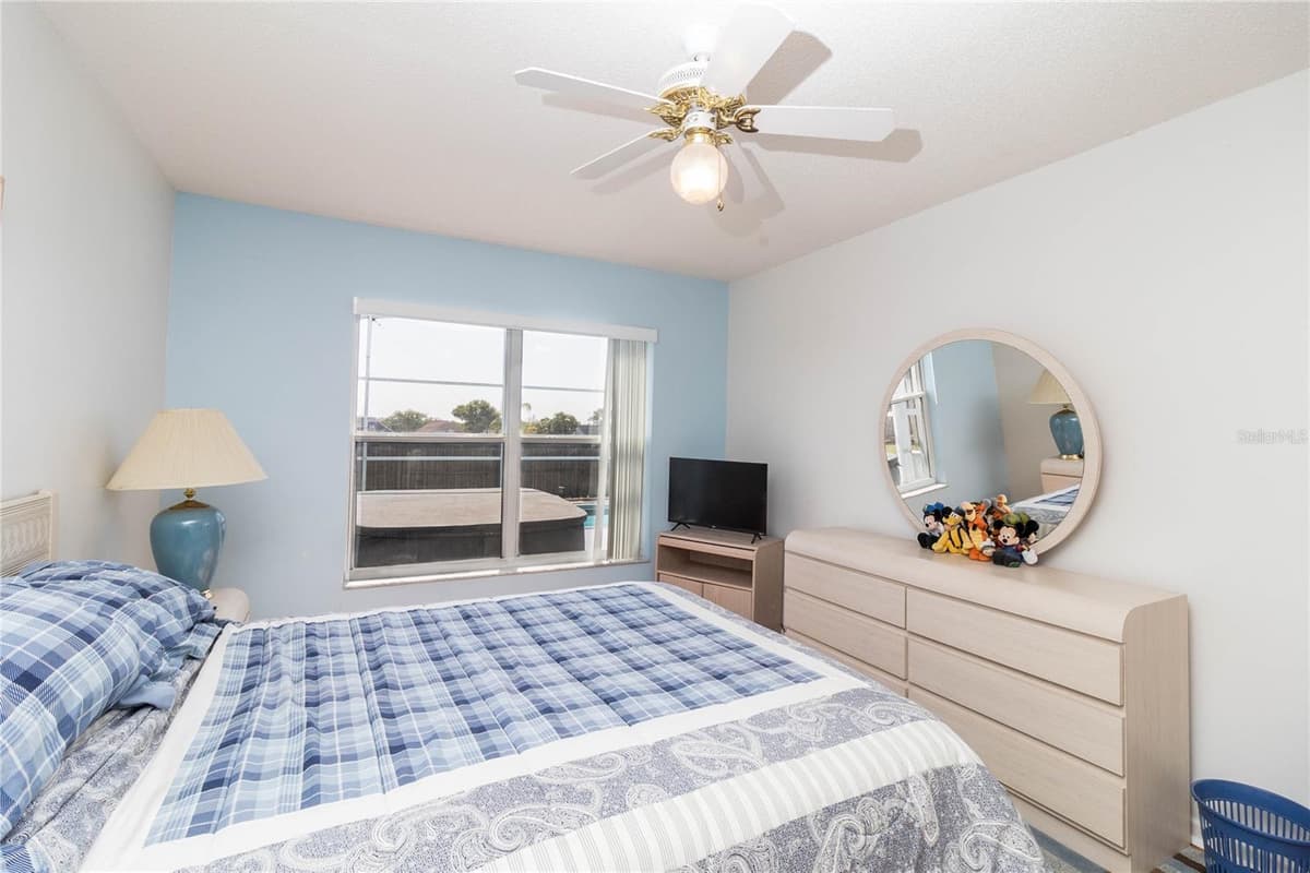 720 BELVOIR DRIVE — photo 14 of 38
