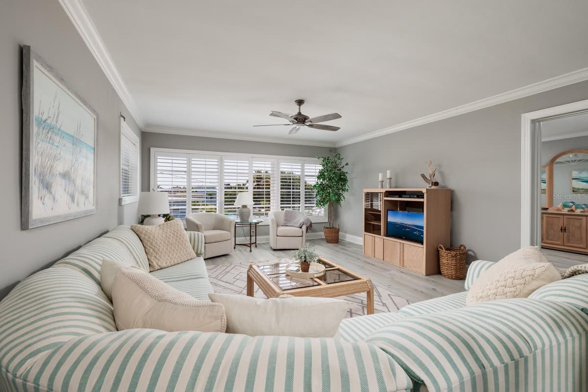 6161 GULF WINDS DRIVE — photo 14 of 39