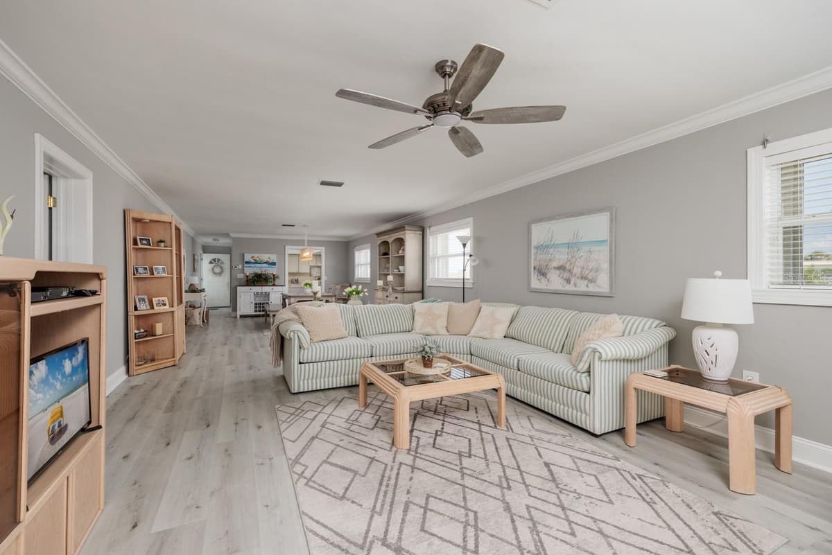 6161 GULF WINDS DRIVE — photo 12 of 39