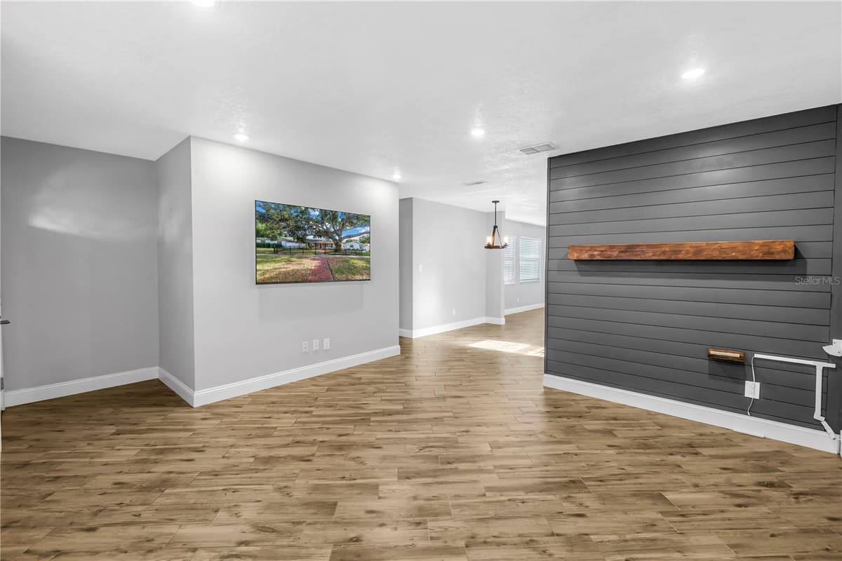 712 43RD AVENUE — photo 4 of 51