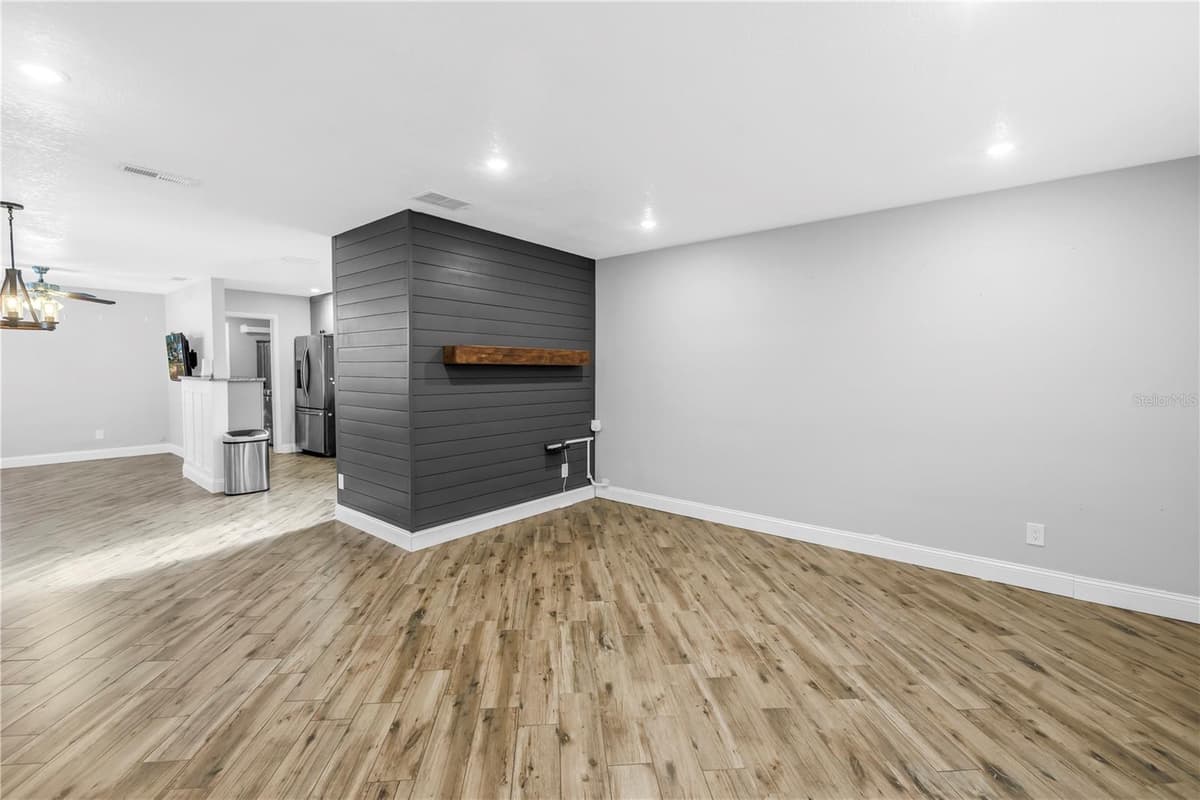712 43RD AVENUE — photo 3 of 51