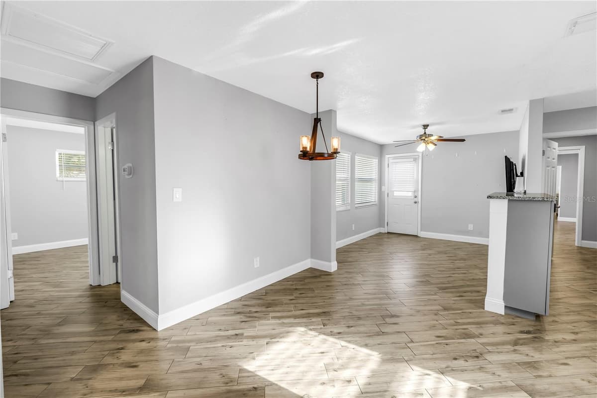 712 43RD AVENUE — photo 7 of 51