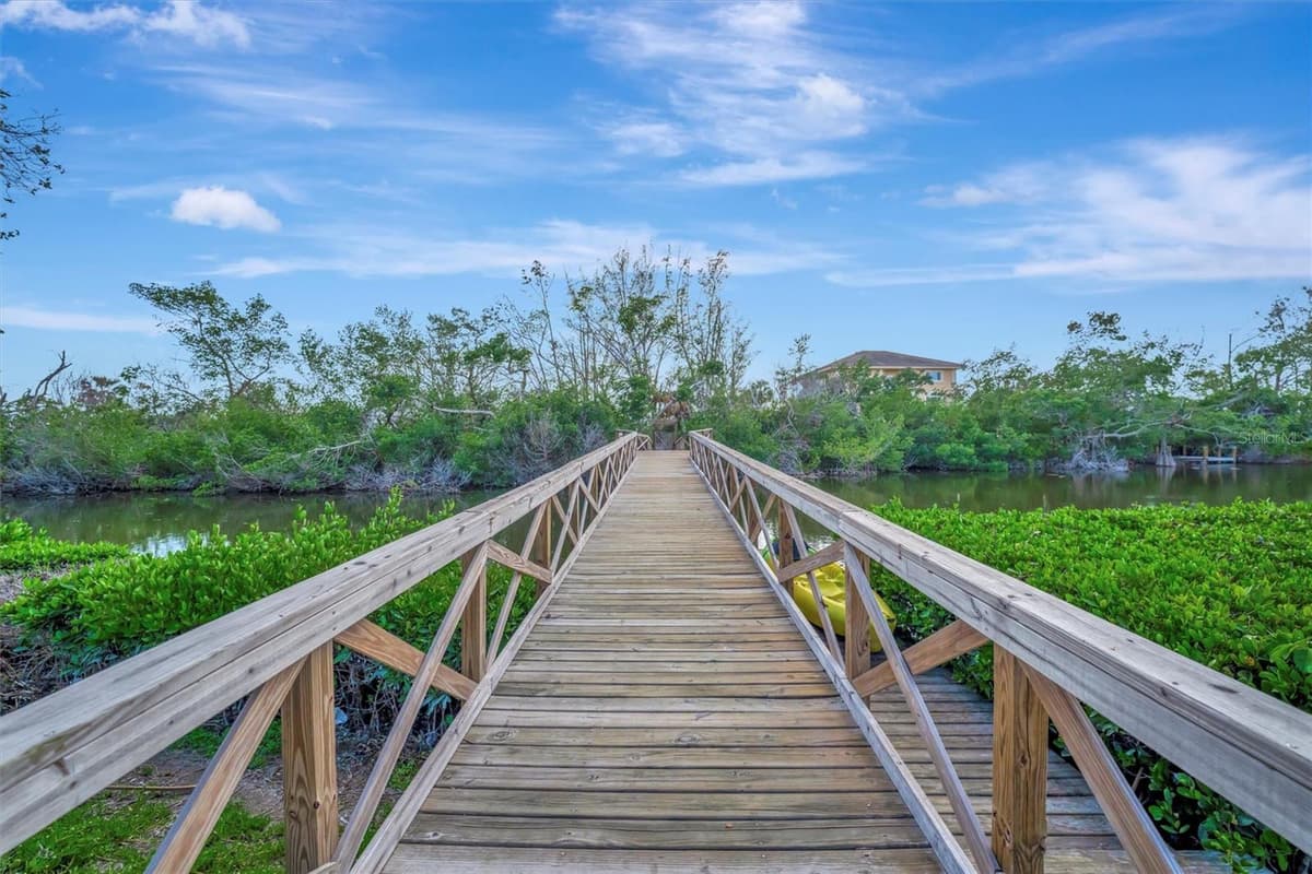 8555 HERON LAGOON CIRCLE — photo 10 of 28