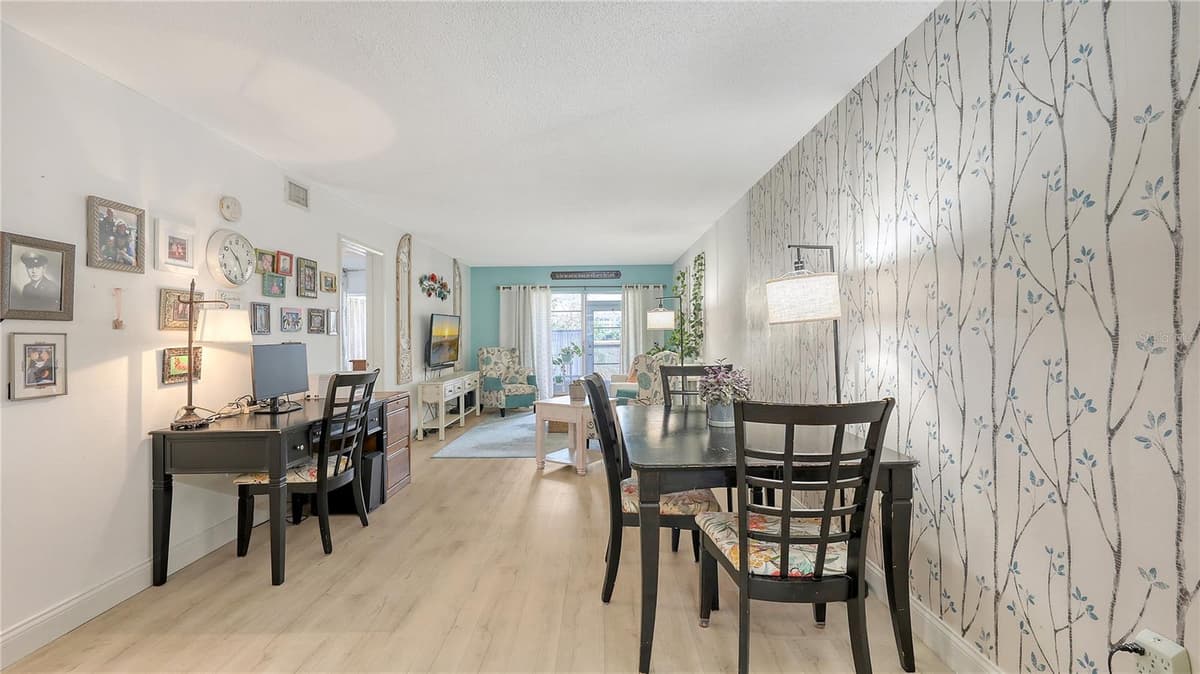 3845 LAKE BAYSHORE DRIVE — photo 15 of 37