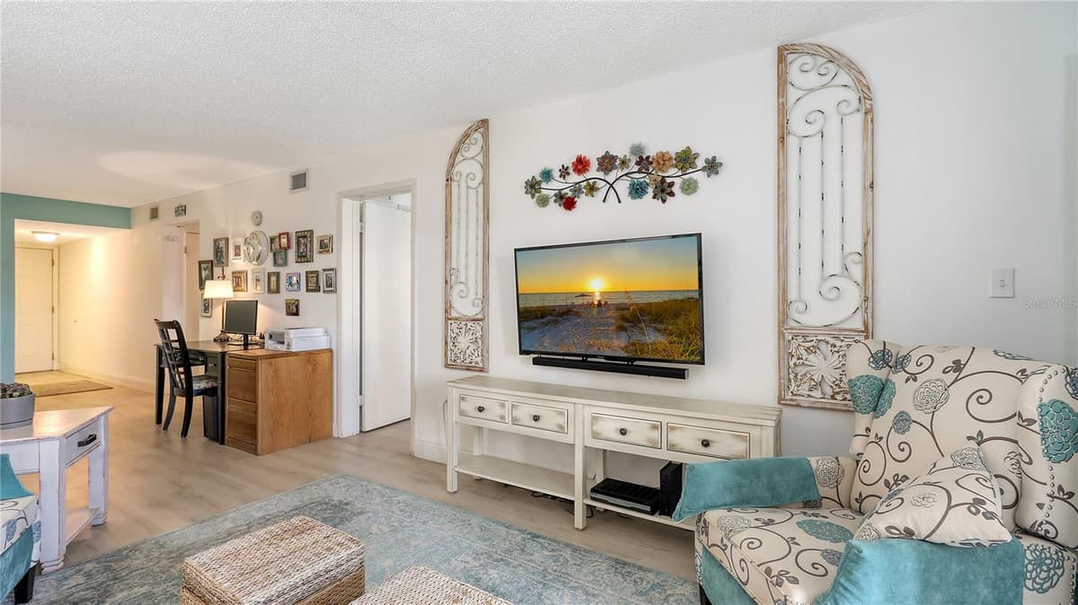 3845 LAKE BAYSHORE DRIVE — photo 11 of 37