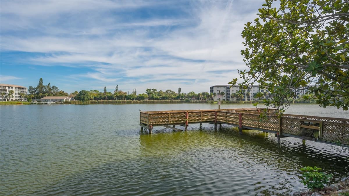 3845 LAKE BAYSHORE DRIVE — photo 33 of 37