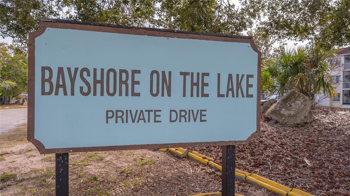 3845 LAKE BAYSHORE DRIVE — photo 3 of 37