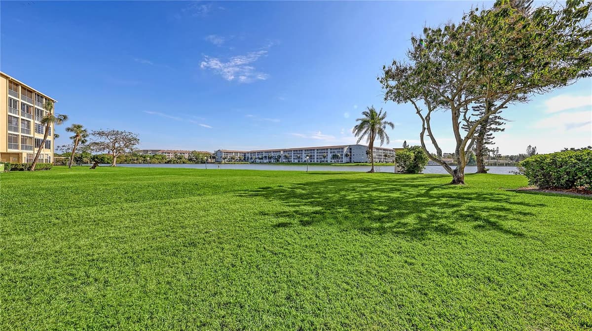 3845 LAKE BAYSHORE DRIVE — photo 25 of 37