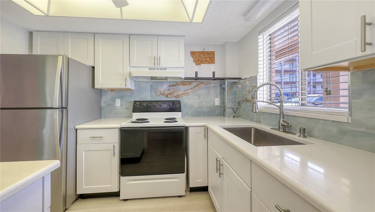 3845 LAKE BAYSHORE DRIVE — photo 7 of 37