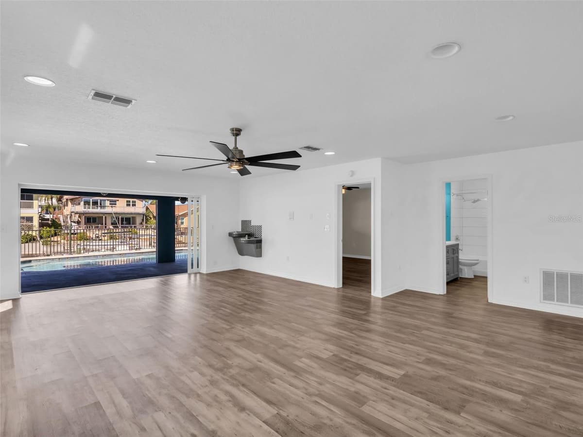 6241 BAYSIDE DRIVE — photo 36 of 78