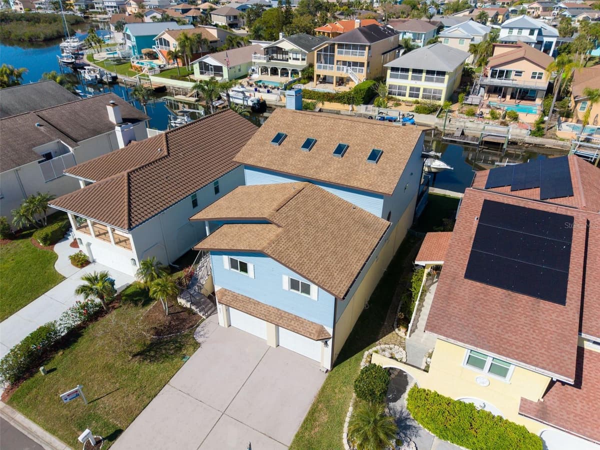 6241 BAYSIDE DRIVE — photo 4 of 78