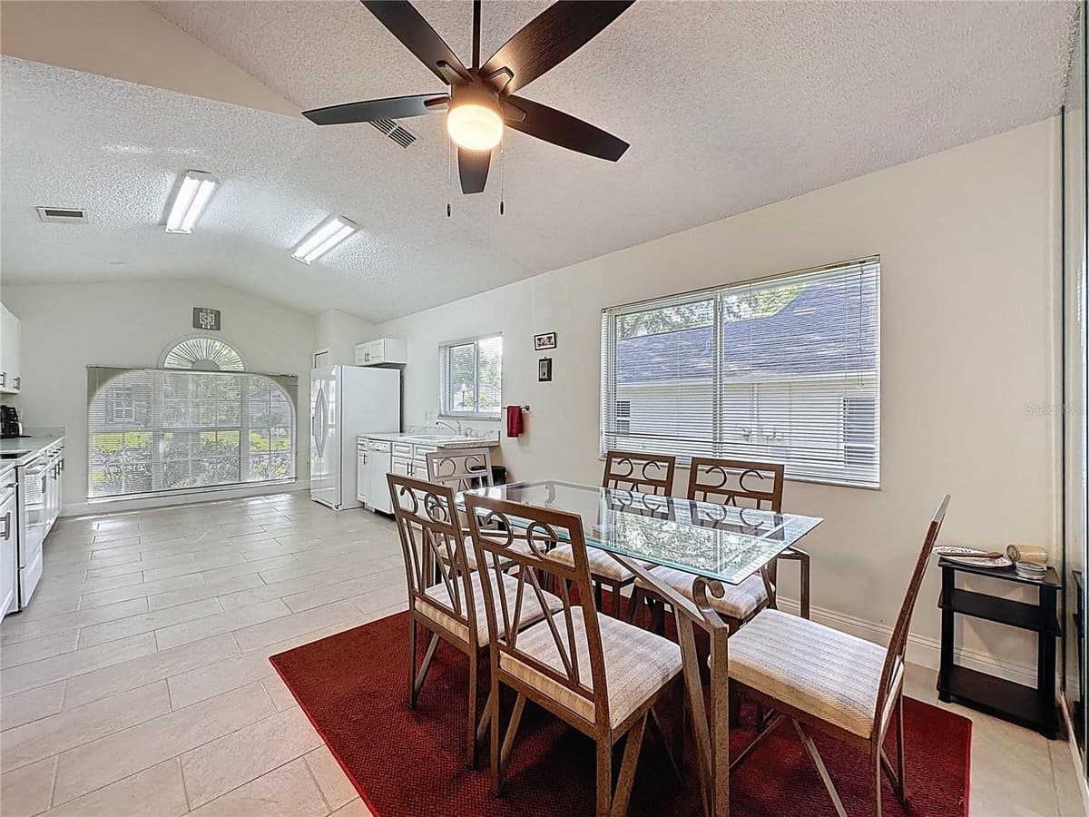 3684 EVERSHOLT STREET — photo 8 of 65