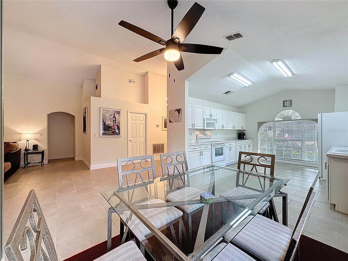 3684 EVERSHOLT STREET — photo 4 of 65