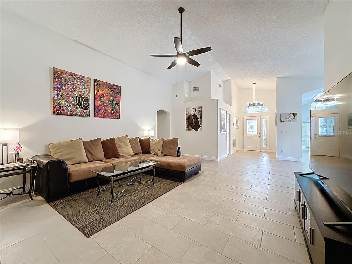 3684 EVERSHOLT STREET — photo 13 of 65