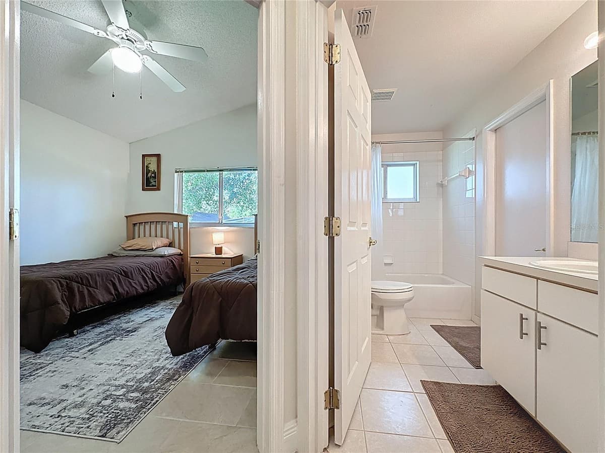 3684 EVERSHOLT STREET — photo 26 of 65
