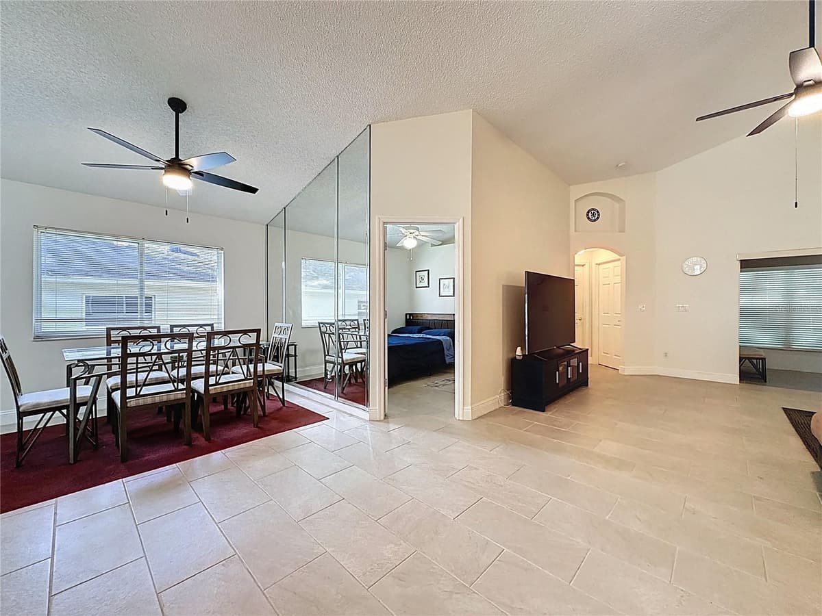 3684 EVERSHOLT STREET — photo 10 of 65