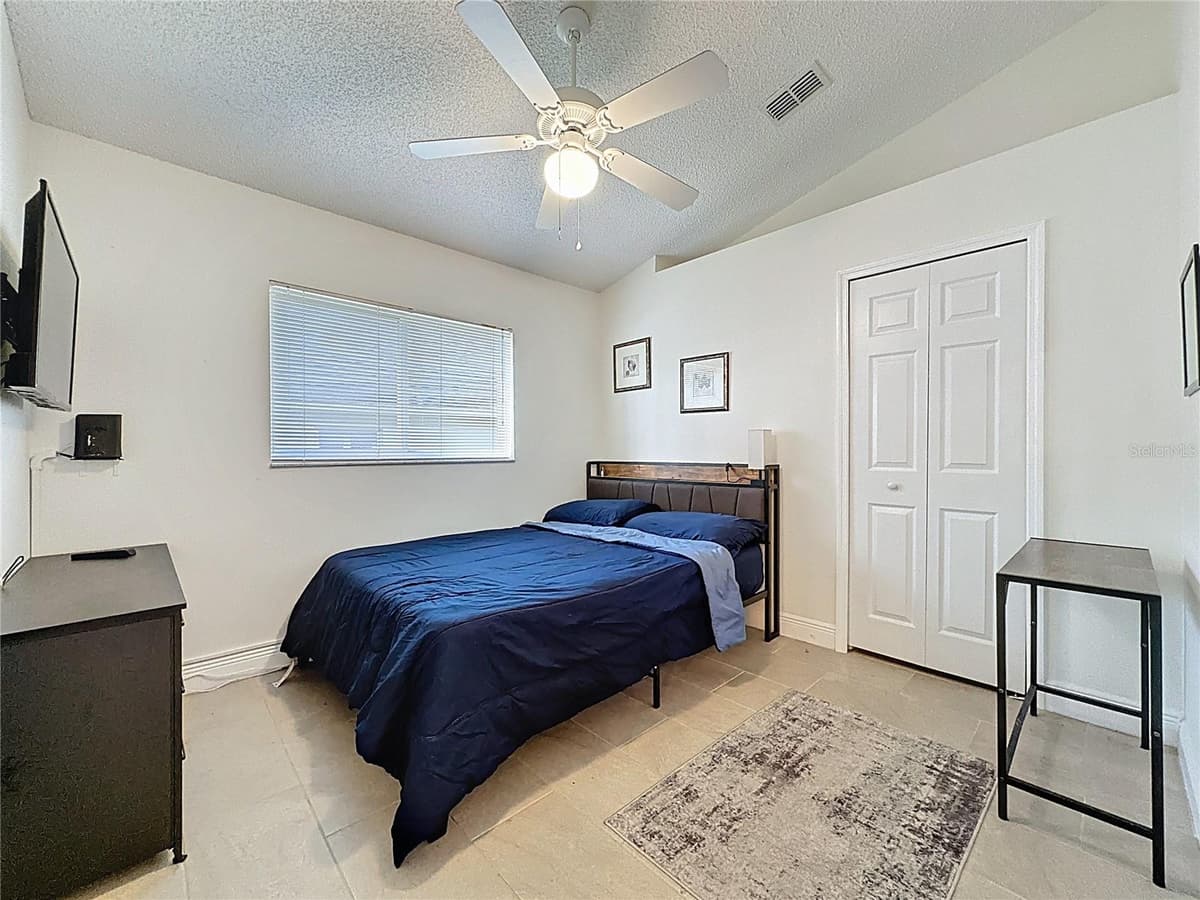 3684 EVERSHOLT STREET — photo 11 of 65
