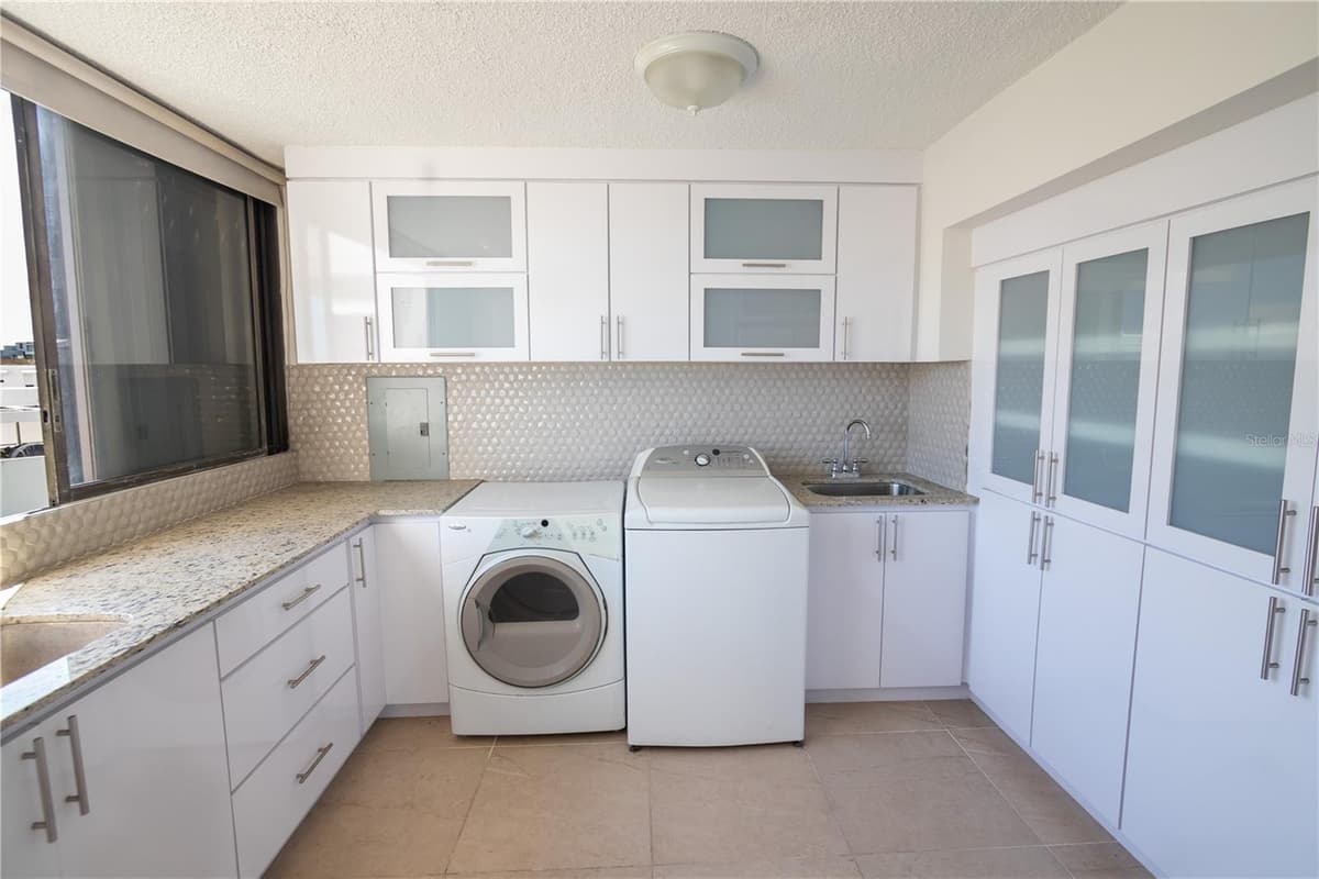 610 AVE. MIRAMAR — photo 9 of 16