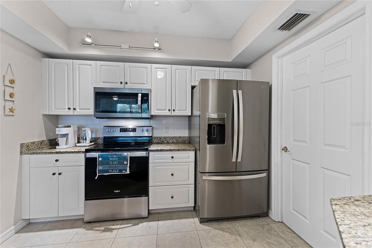 5300 ATLANTIC AVENUE — photo 12 of 61