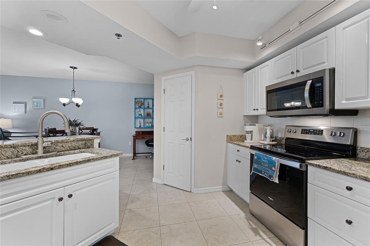 5300 ATLANTIC AVENUE — photo 11 of 61
