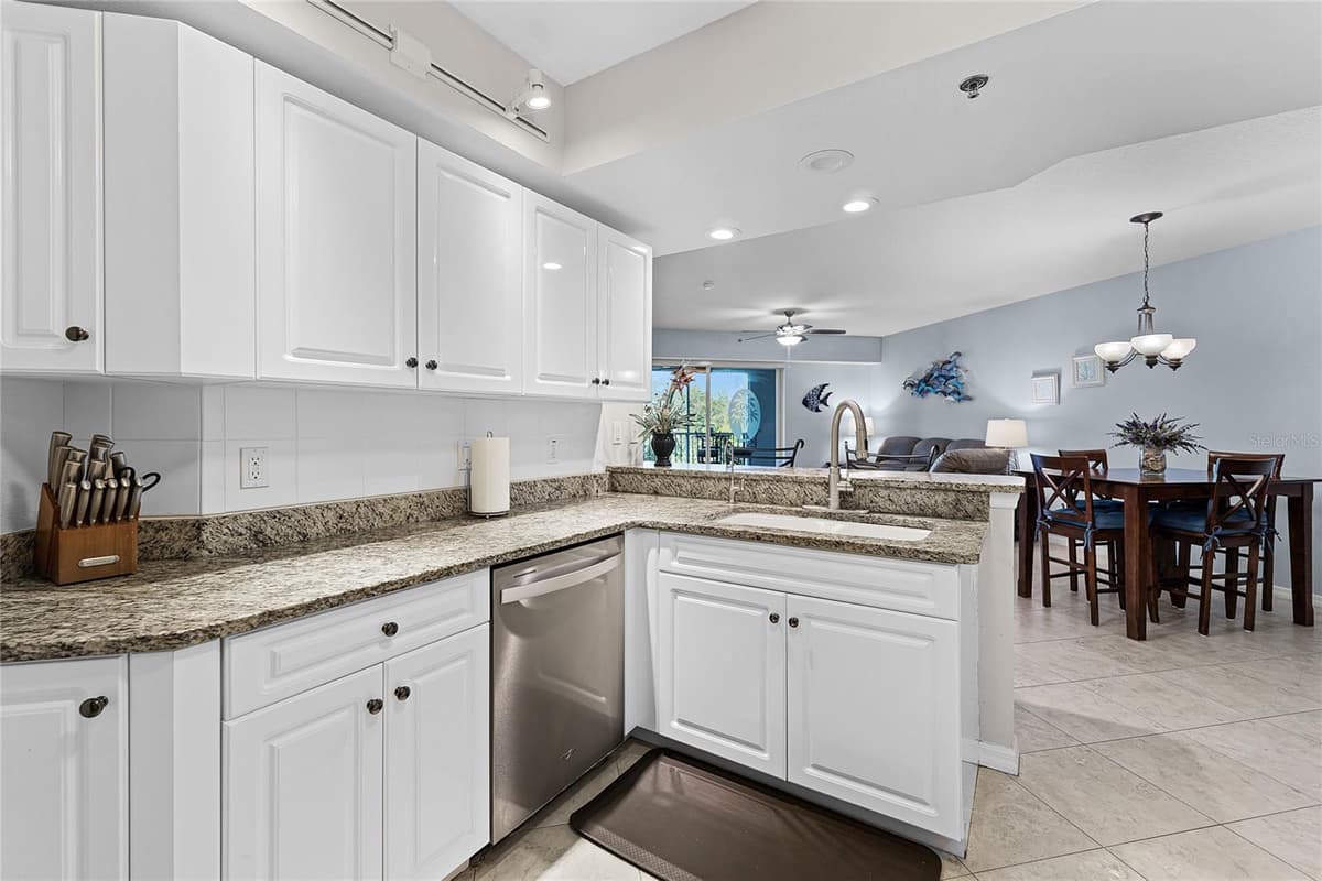 5300 ATLANTIC AVENUE — photo 15 of 61