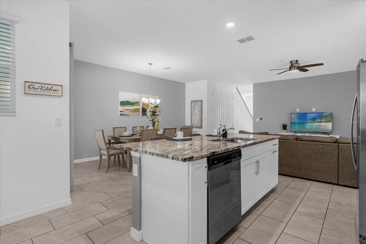 1644 TROPICAL PALMS CIRCLE — photo 5 of 46