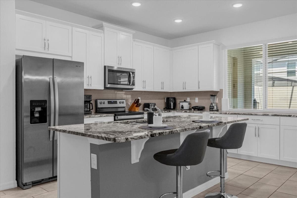 1644 TROPICAL PALMS CIRCLE — photo 4 of 46