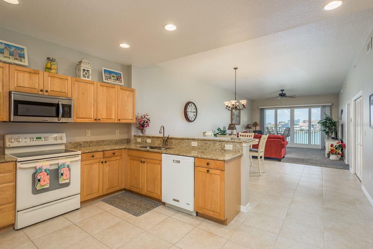 530 GULFVIEW BOULEVARD — photo 8 of 33