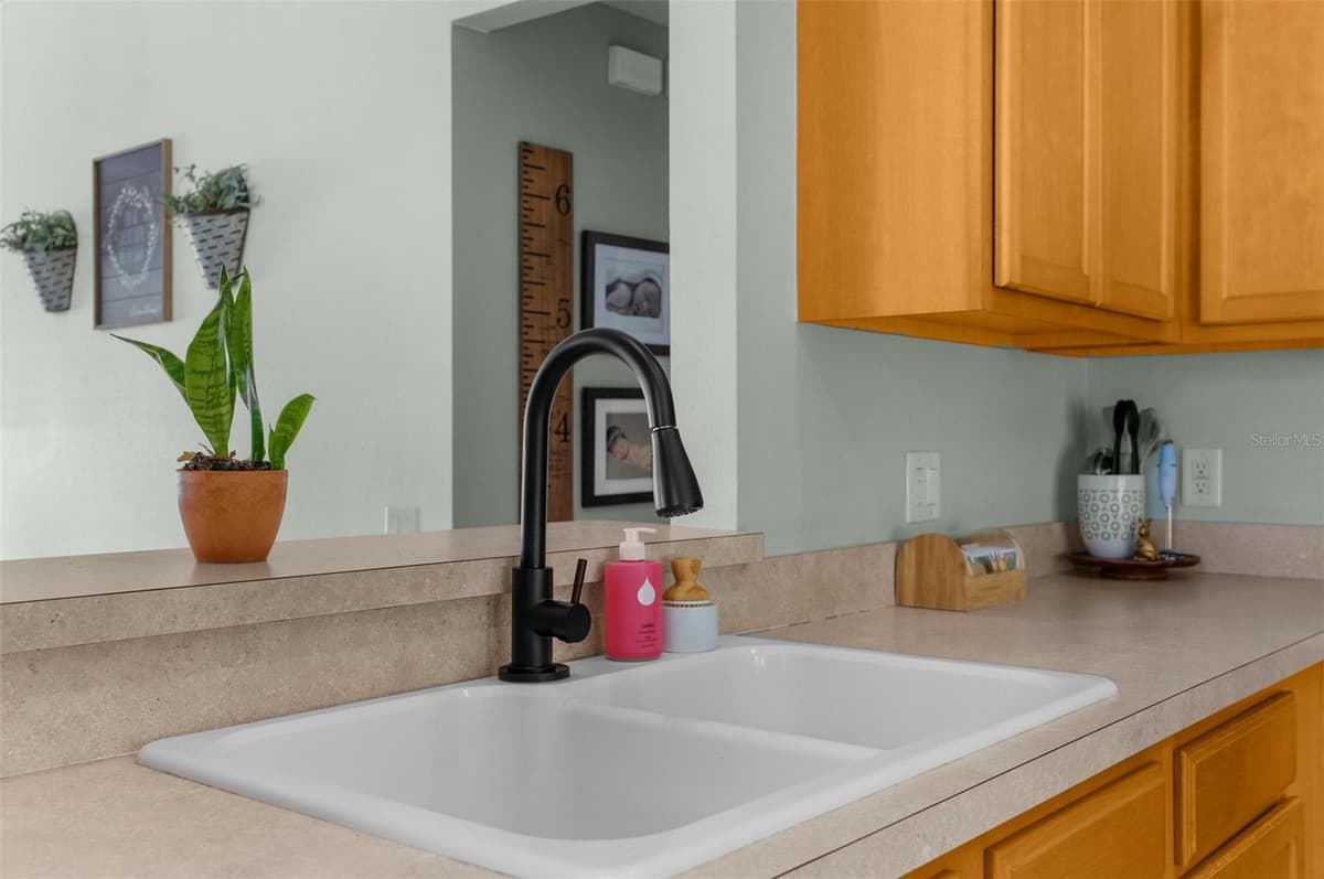 14581 WAKE ROBIN DRIVE — photo 18 of 46