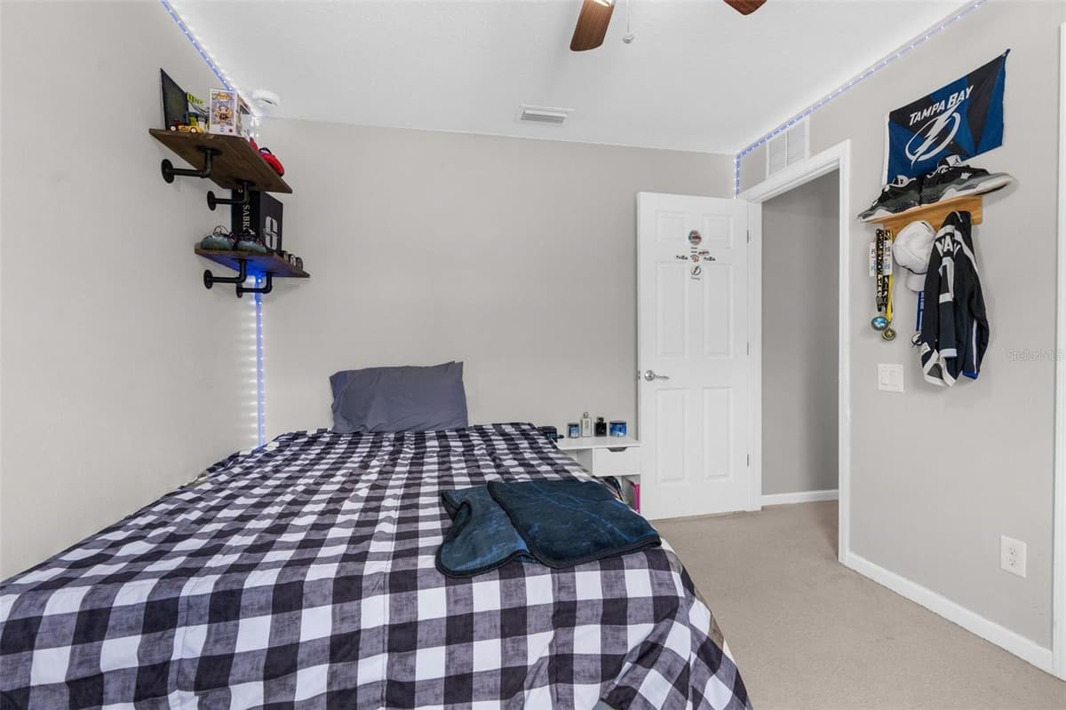 14581 WAKE ROBIN DRIVE — photo 28 of 46