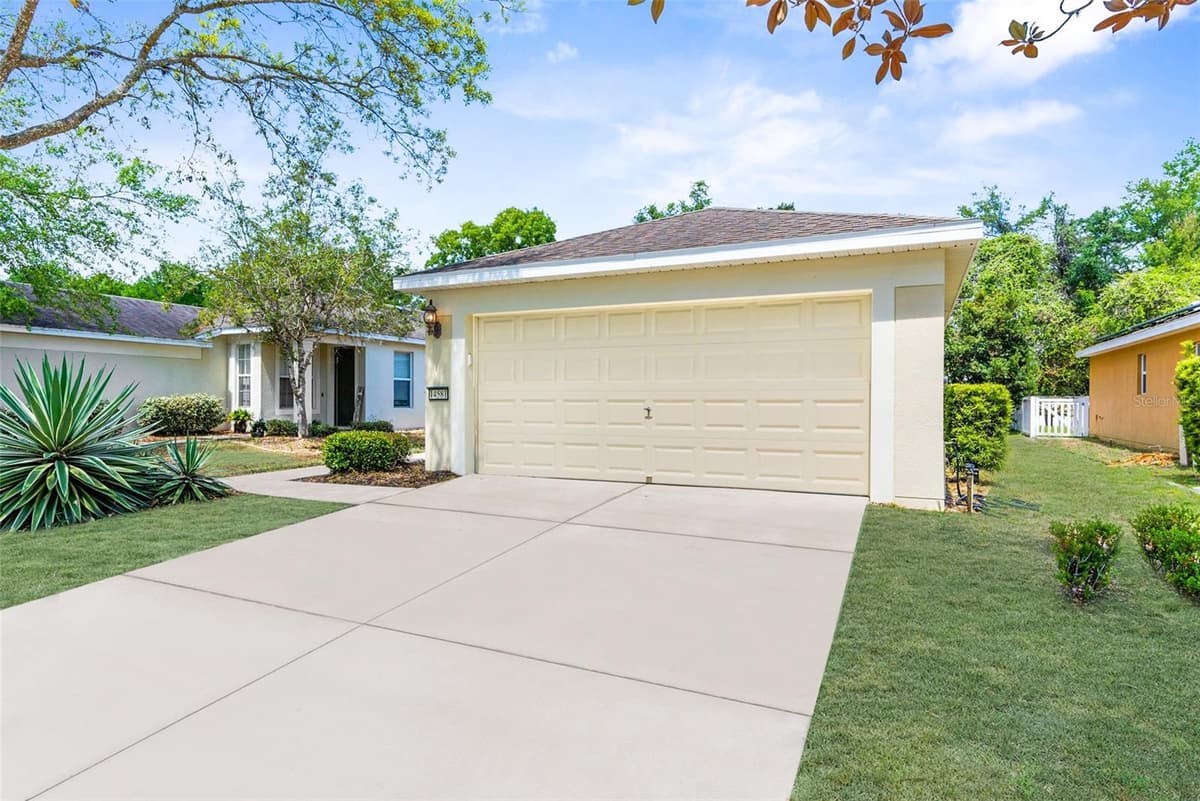 14581 WAKE ROBIN DRIVE — photo 4 of 46