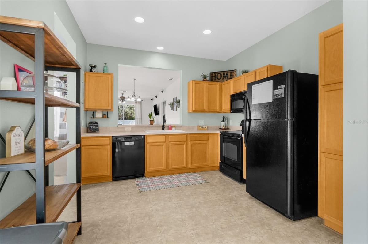 14581 WAKE ROBIN DRIVE — photo 19 of 46