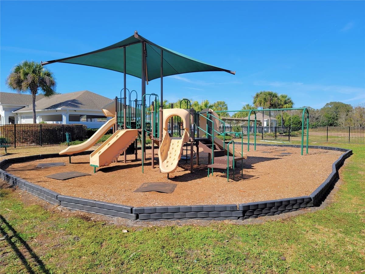14581 WAKE ROBIN DRIVE — photo 37 of 46