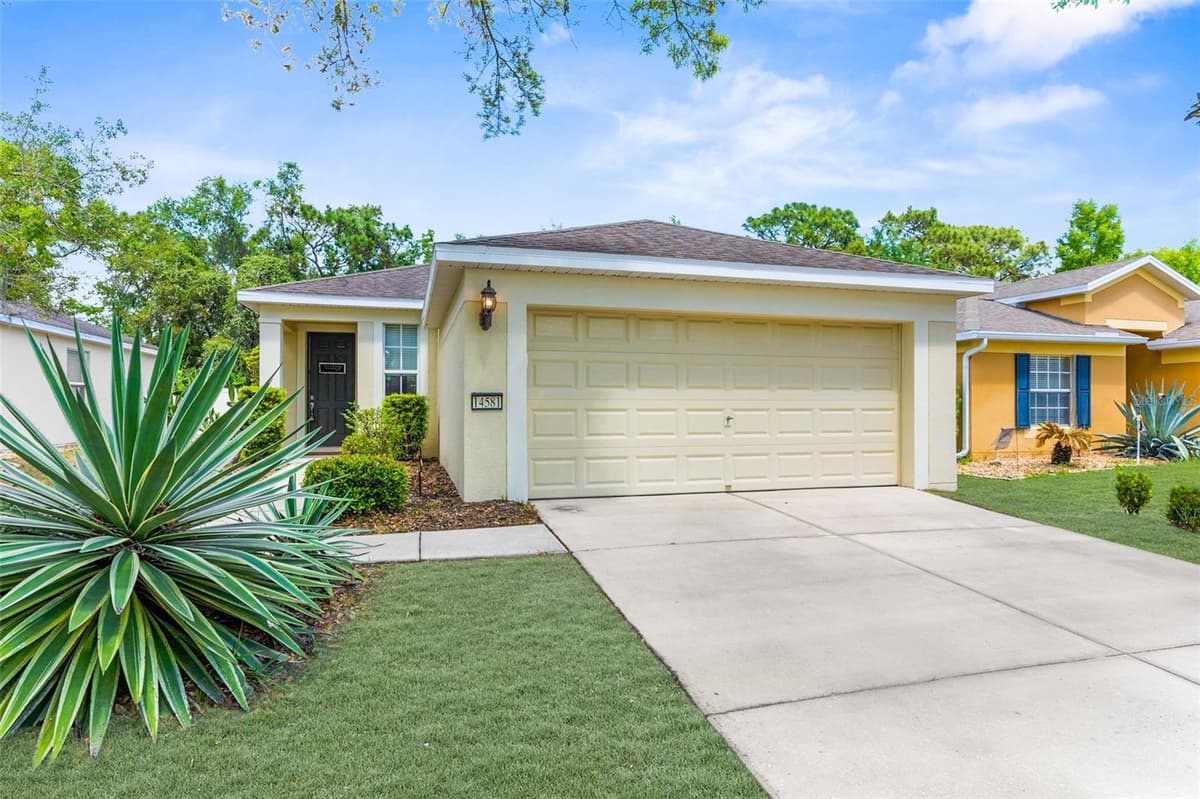 14581 WAKE ROBIN DRIVE — photo 3 of 46