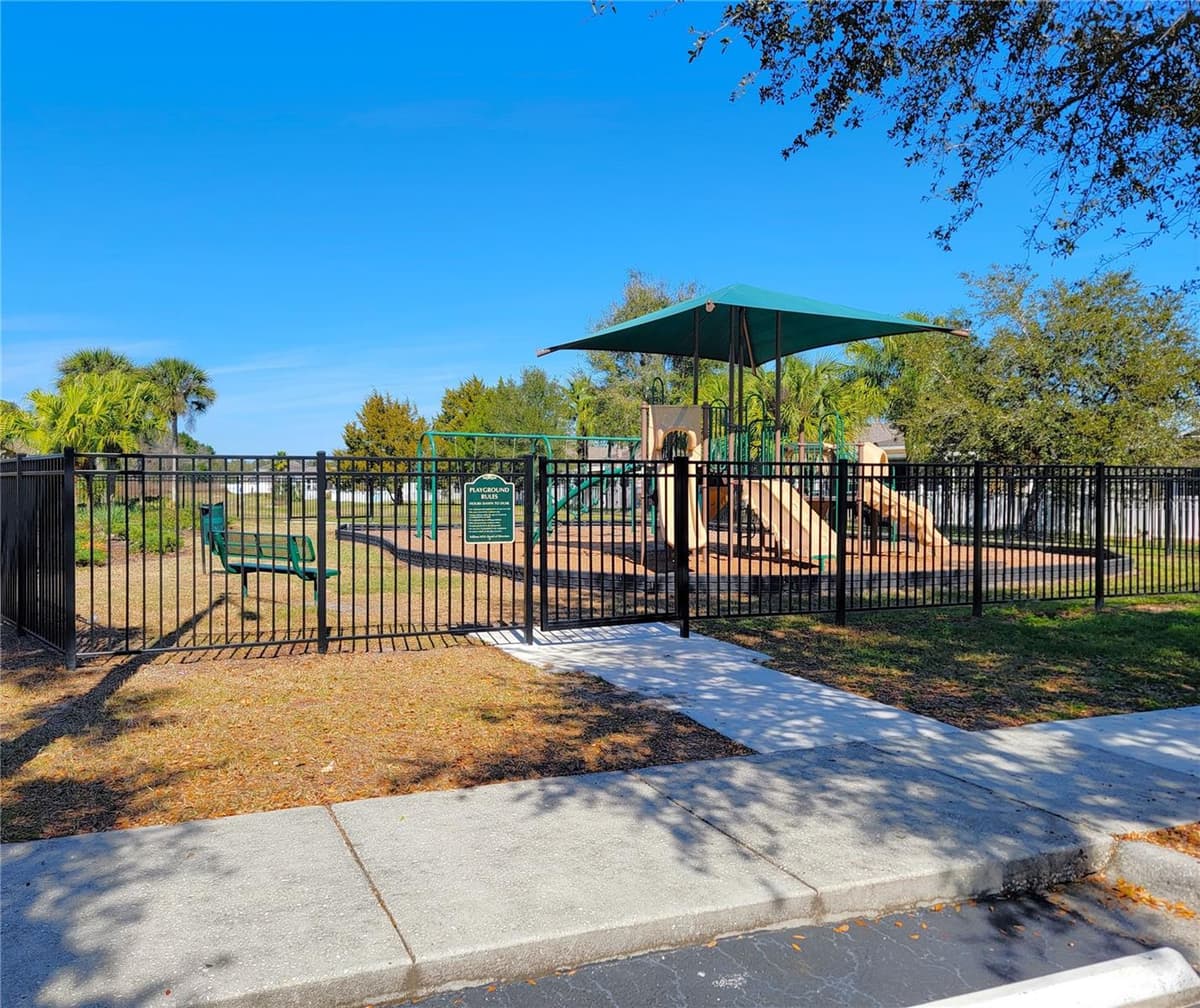 14581 WAKE ROBIN DRIVE — photo 36 of 46